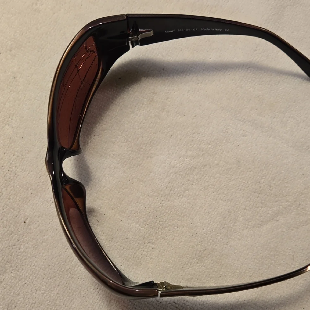 Maui Jim Hibiscus MJ 134-07 - FOR PARTS OR REPAIR - READ